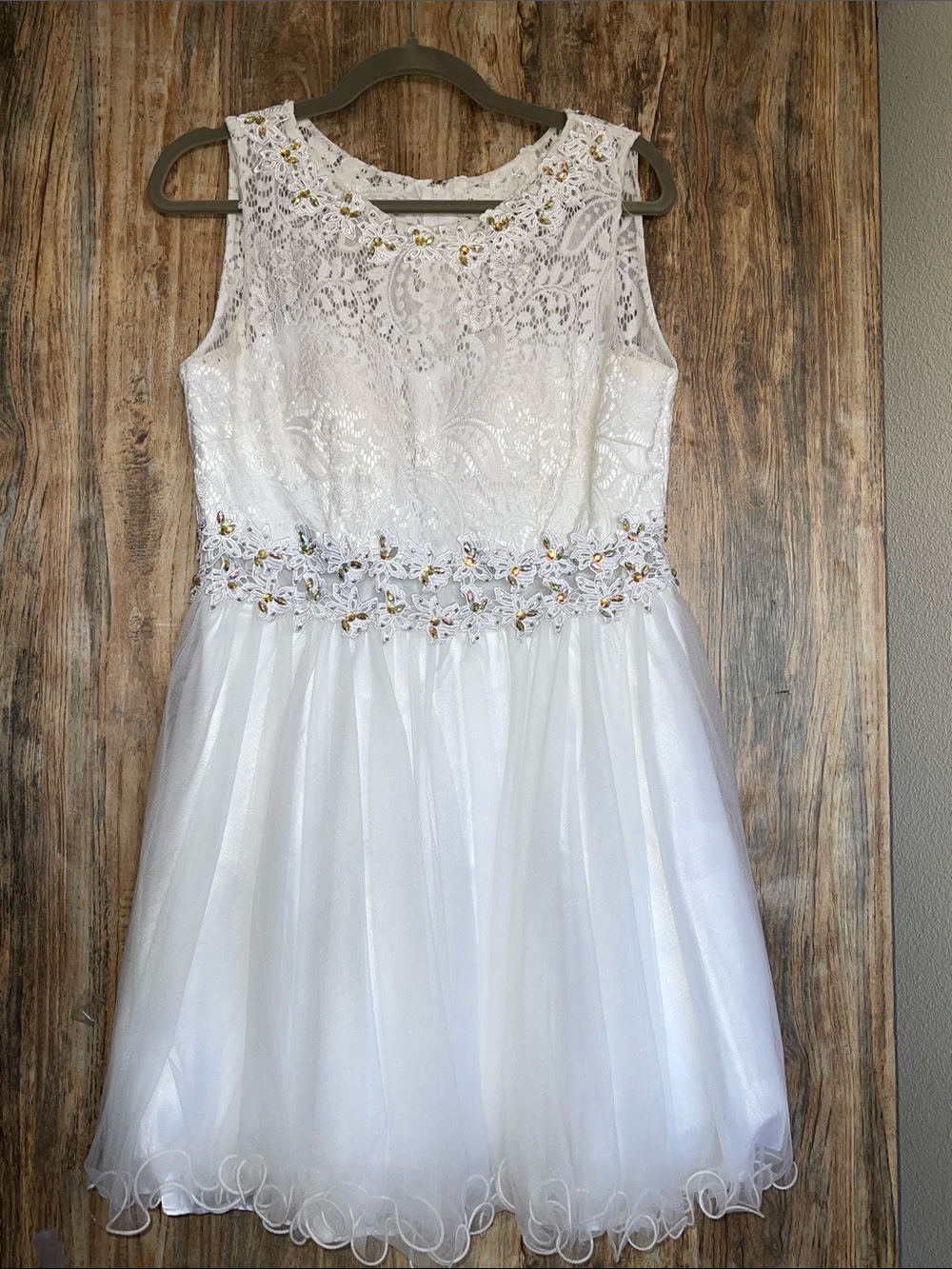 White Lace & Tulle women Party Dress with no Floral Waist Embellishment